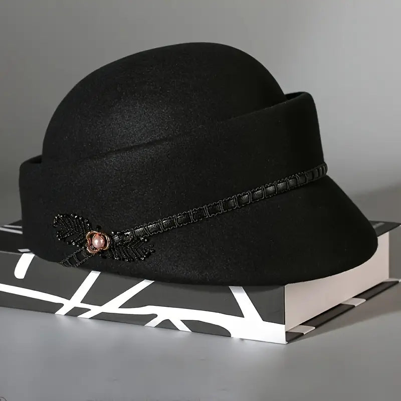 Chapeau Cloche en Laine Élegant avec Décoration Feuille et Perle