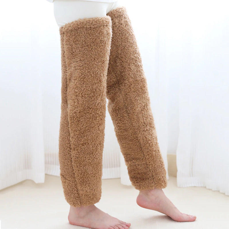Pantoufles mignonnes chaussettes PlushWarmth.