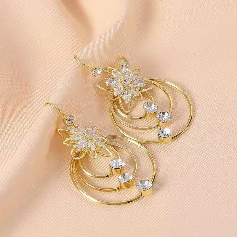 BOUCLES D'OREILLES TROIS CRÉOLES LOTUS EN CRISTAL