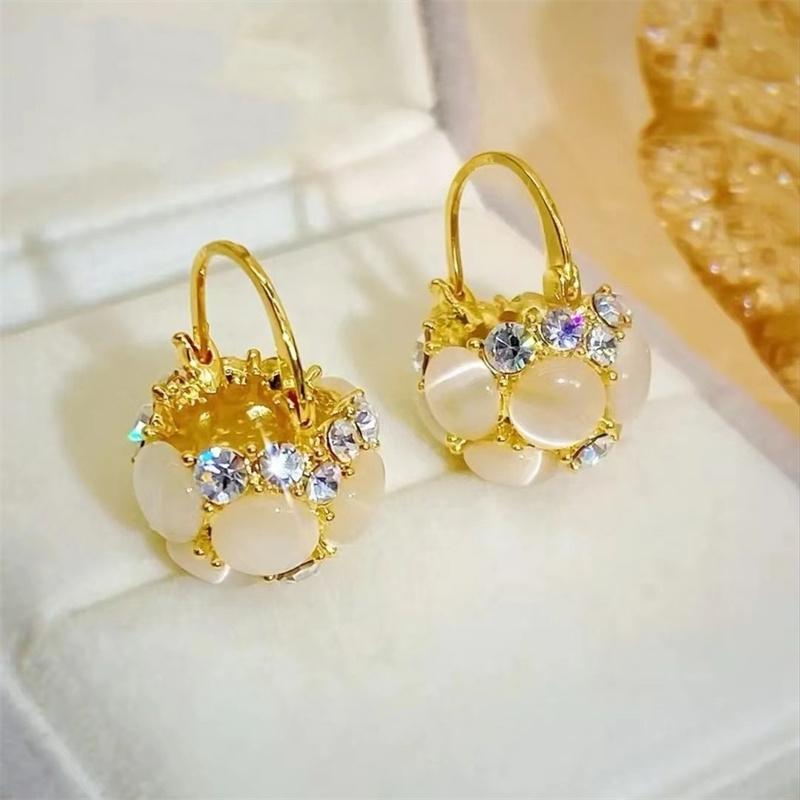 Boucles d'Oreilles Élégantes en Or avec Pierres Blanches