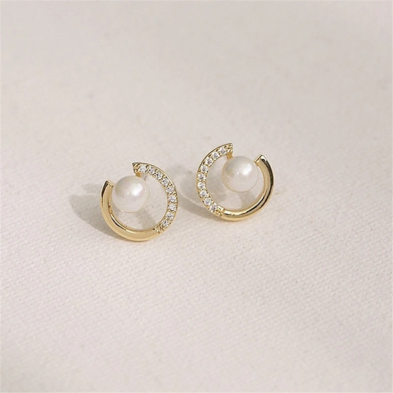 Boucle D’oreille Élégante En Forme De C Avec Perle
